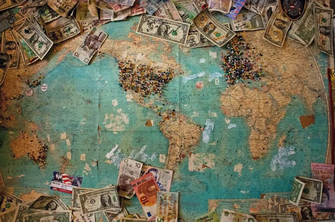 The History and Evolution of Crowdfunding: Revolutionizing Investment and Capital Access